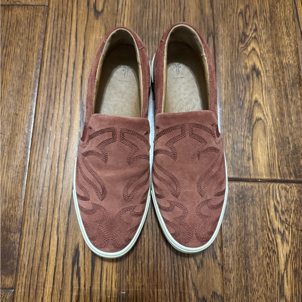 FRYE Women’s ivy slip on shoe